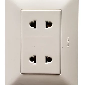 TOMA DOBLE UNIVERSAL 1 DADO "TROYA" 15AMP, SERIE MILAN, MASTER 200